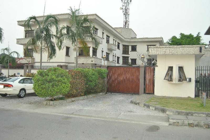 Three Arms Hotel Lagos Exterior photo