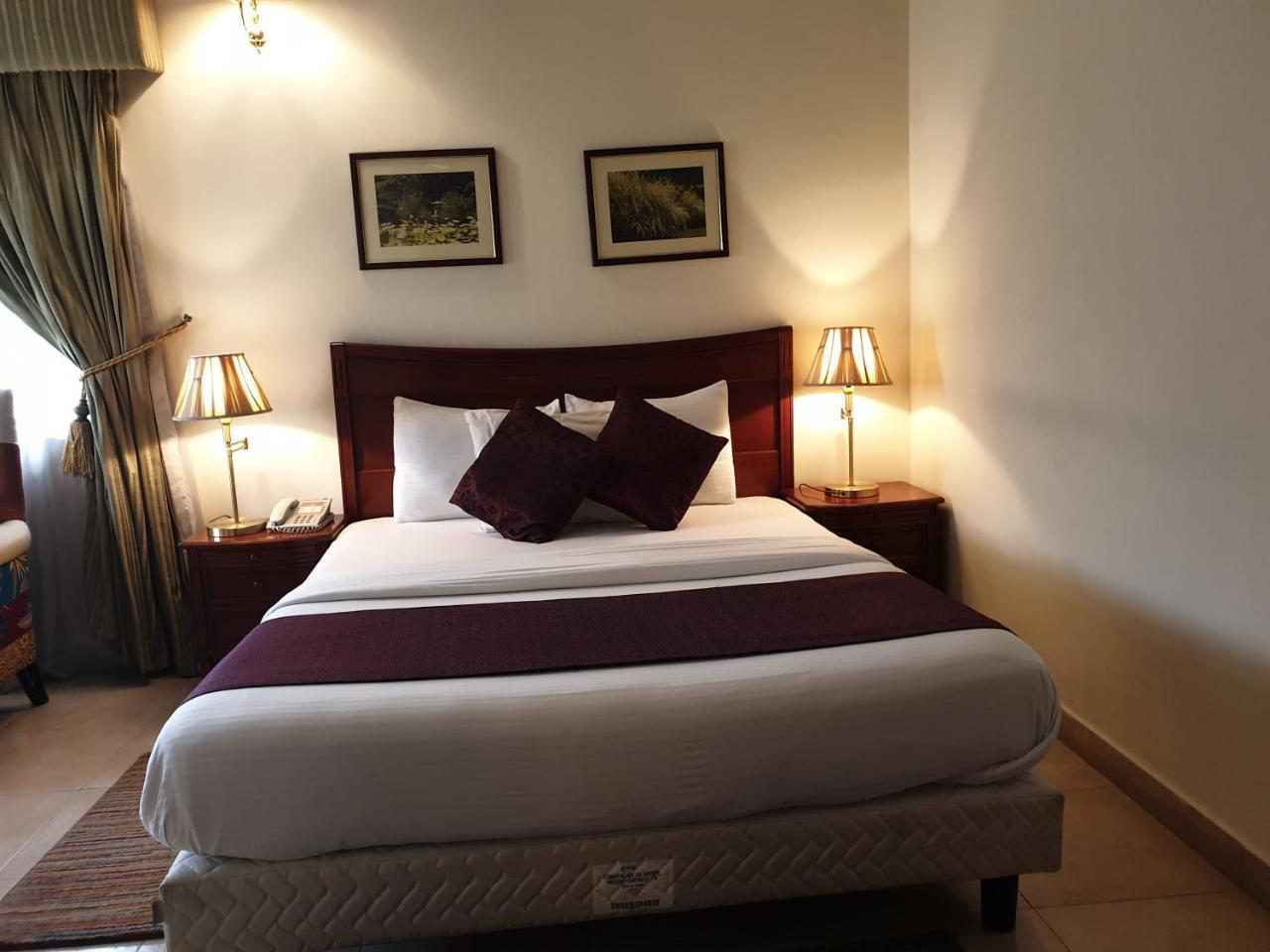 Three Arms Hotel Lagos Exterior photo