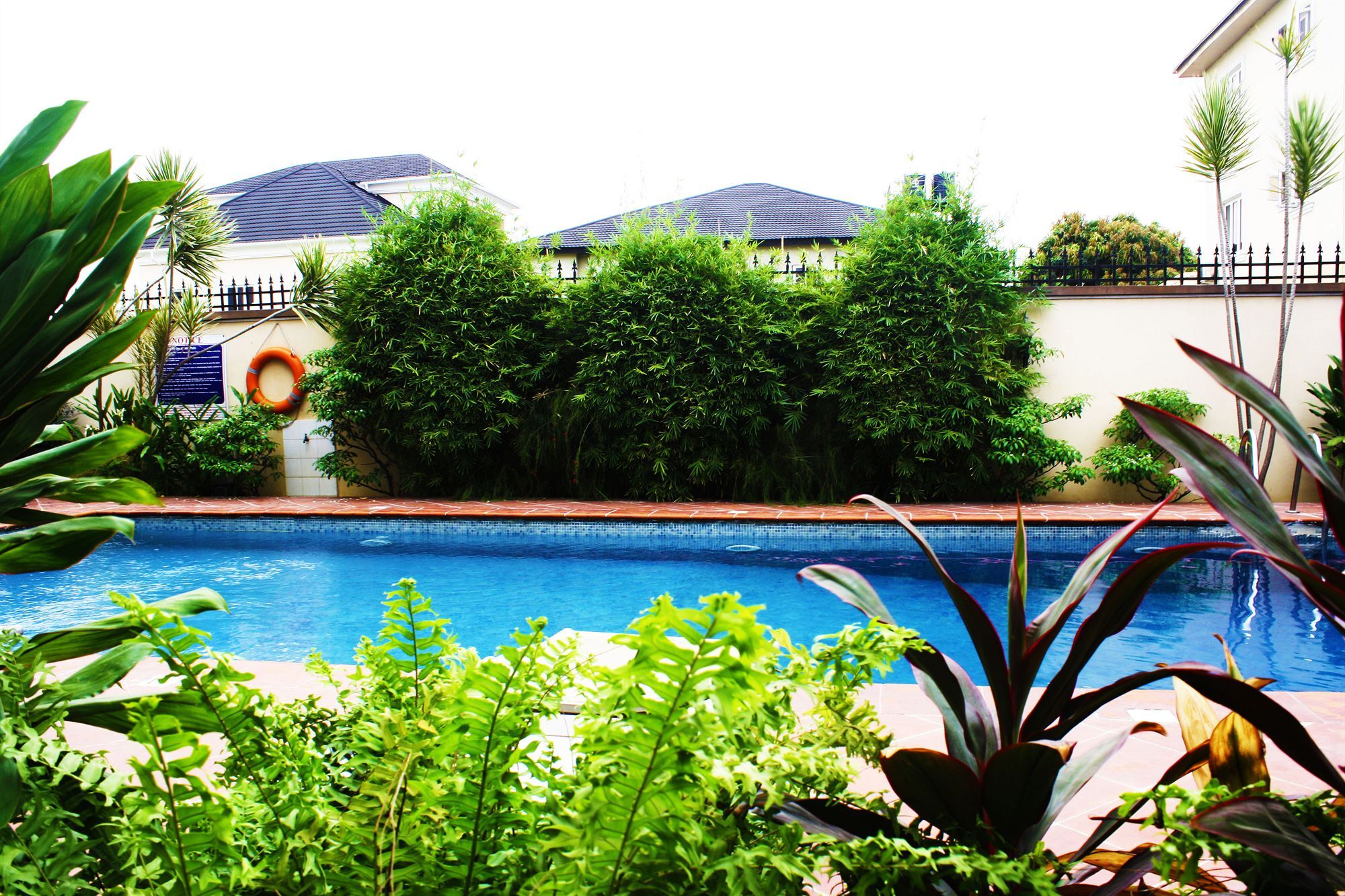 Three Arms Hotel Lagos Exterior photo