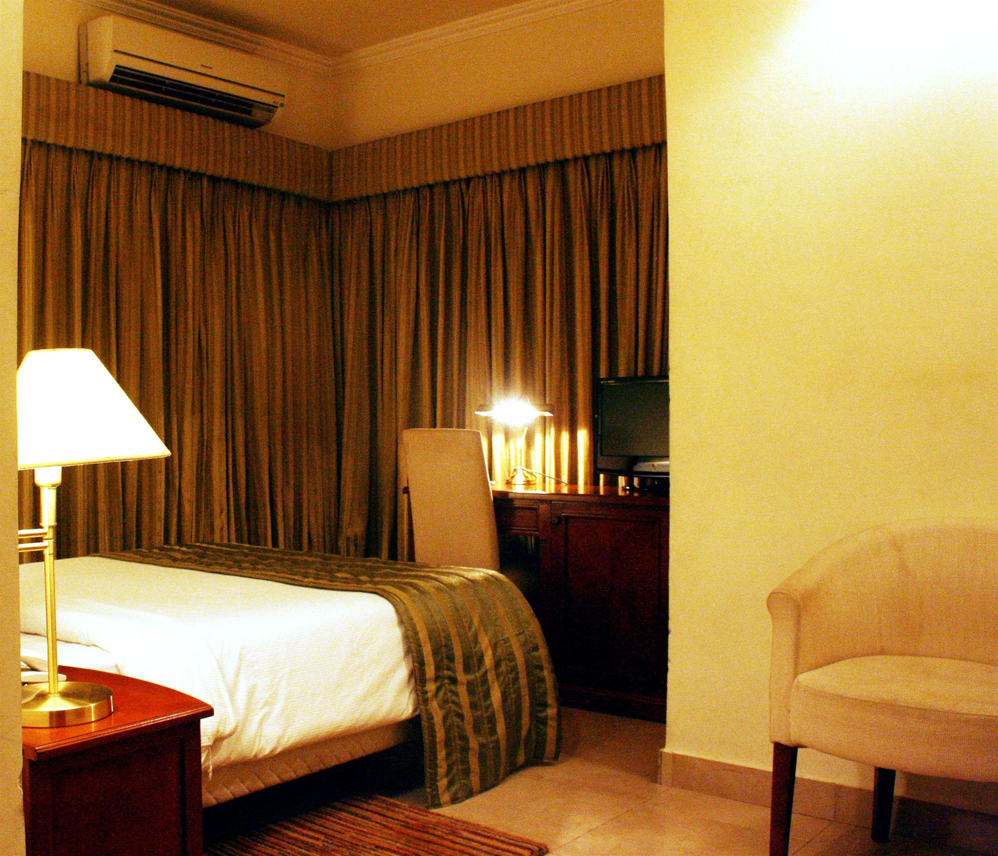 Three Arms Hotel Lagos Exterior photo